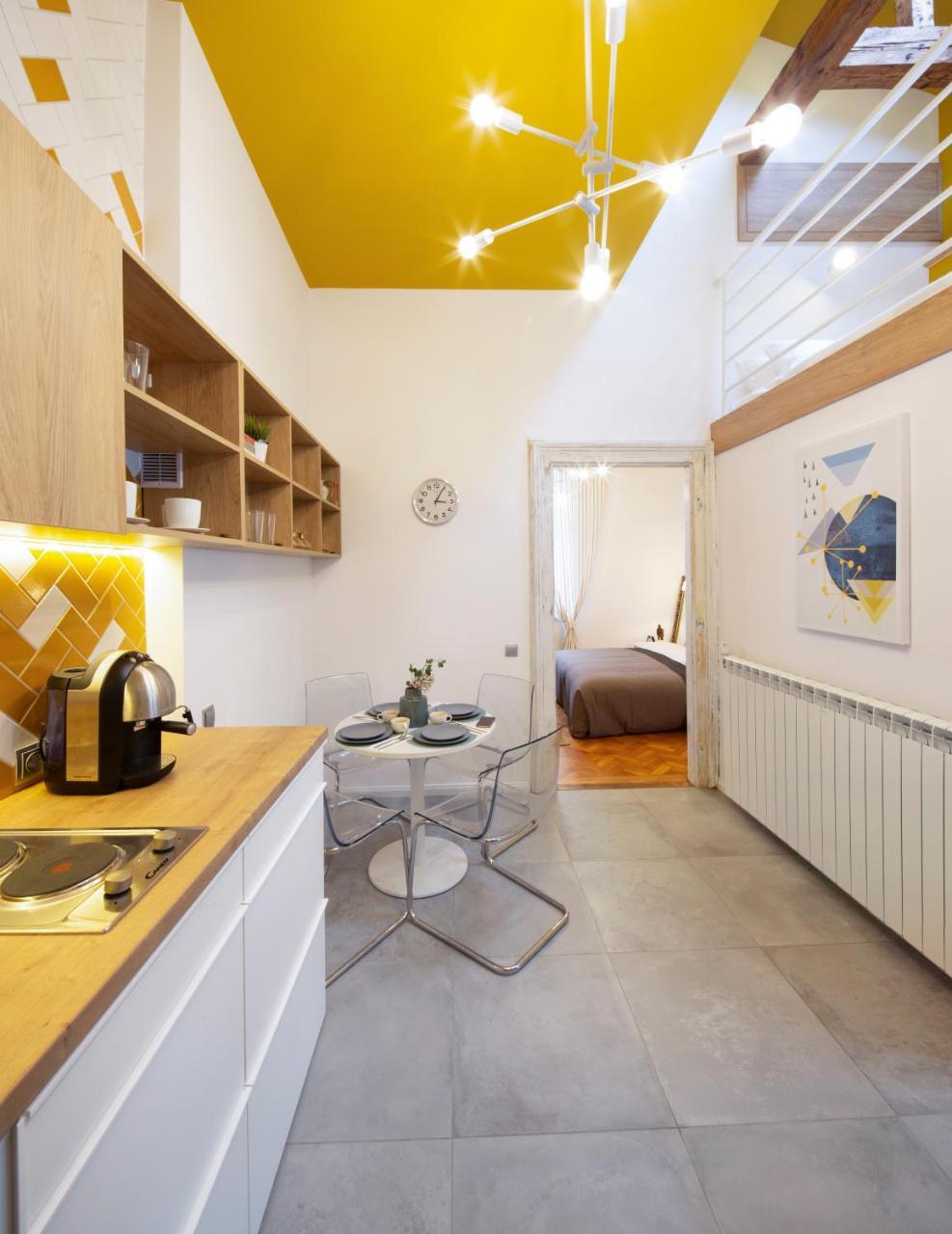 Yellow Apartment Kluż-Napoka Zewnętrze zdjęcie
