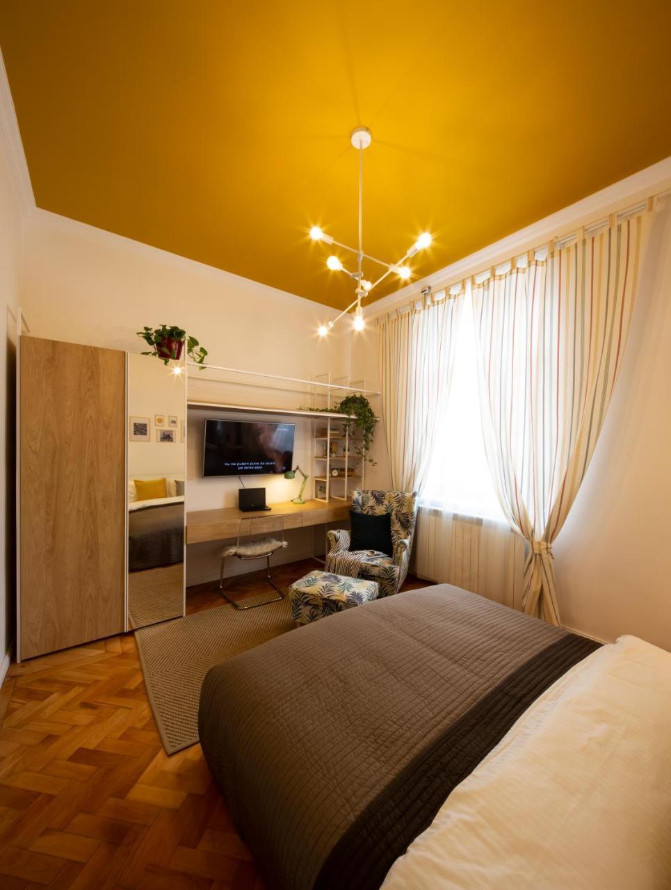Yellow Apartment Kluż-Napoka Zewnętrze zdjęcie