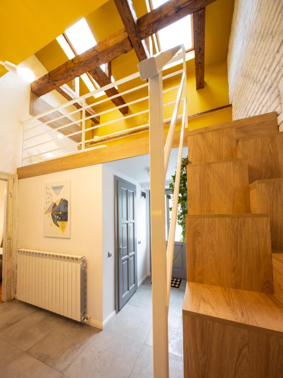 Yellow Apartment Kluż-Napoka Zewnętrze zdjęcie